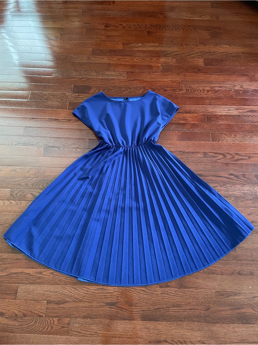 Women’s Shein Pleated Royal Blue Midi Dress (size Small)